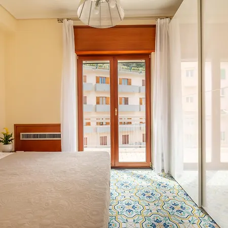 Yourhome - Domus Apartamento Sorrento