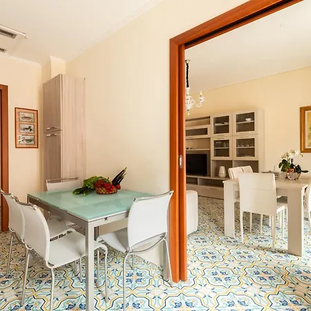 Yourhome - Domus Apartamento Sorrento